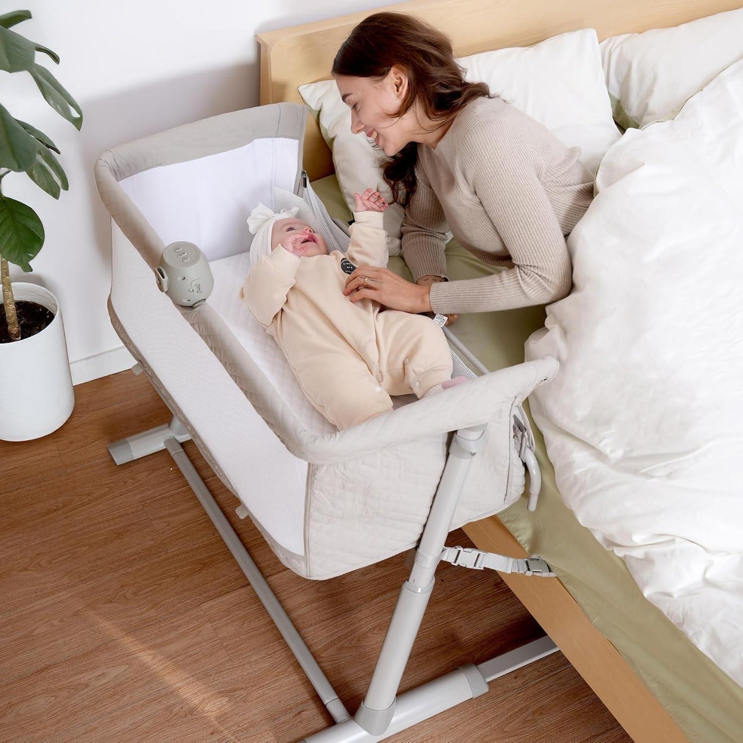 Cloud Baby Bedside Bassinet Crib Portable Sleeper for Infants and Newborns