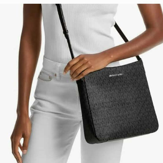 Michael Kors Jet Set Messenger Bag